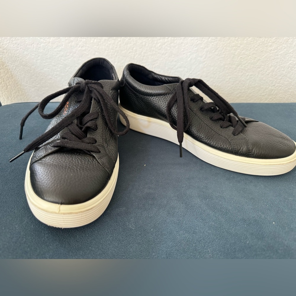 Women’s Ecco Black Leather Lace Up Sneakers